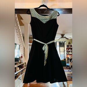 💃🏽💙 Lindy Bop Black Swing Dress with Polka Dot  Yoke & Sash